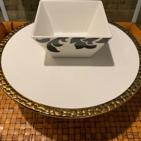Martha Stewart Macy’s Lisbon Black & White Square Bowls - 2 Total - Picture 8 of 11